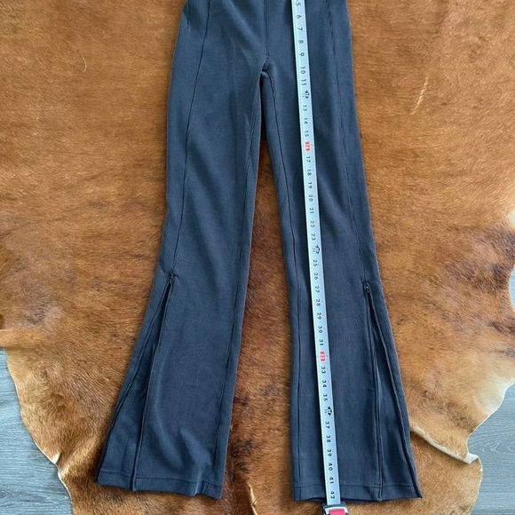 Lululemon Softstreme Ribbed High-Rise Pant Size 2 Black Split Hem Flare - Picture 6 of 6